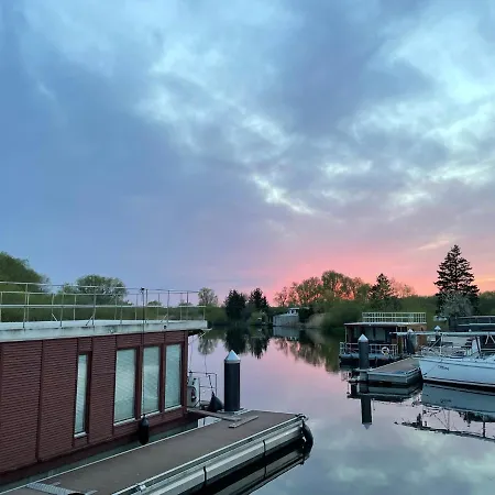 Hausboot-urlaub24 Hotel na wodzie Loitz