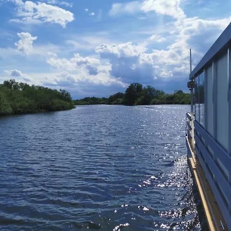 Hotel na wodzie Hausboot-urlaub24 *