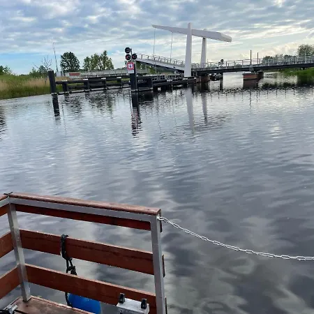 Hotel na wodzie Hausboot-urlaub24 *
