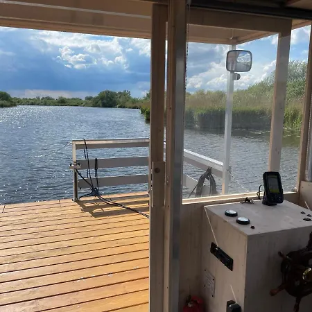 Hausboot-urlaub24