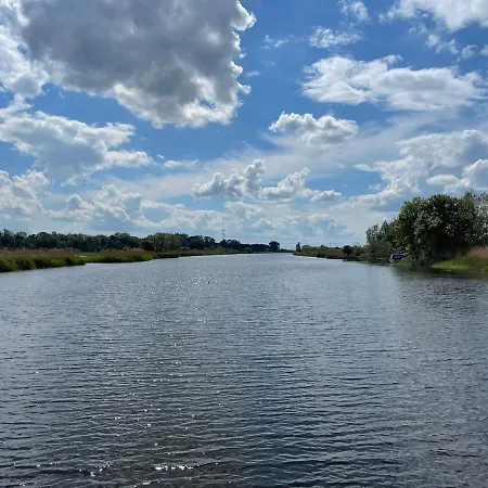 Hausboot-urlaub24 *