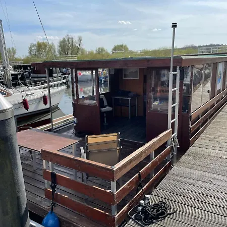 Hausboot-urlaub24
