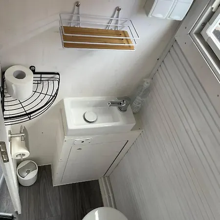 Hausboot-urlaub24 Hotel na wodzie